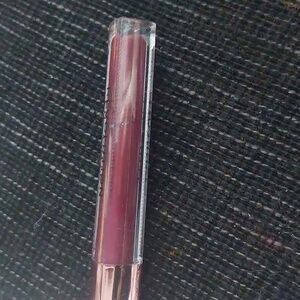 New makeup revolution lip vinyl‎ black forest